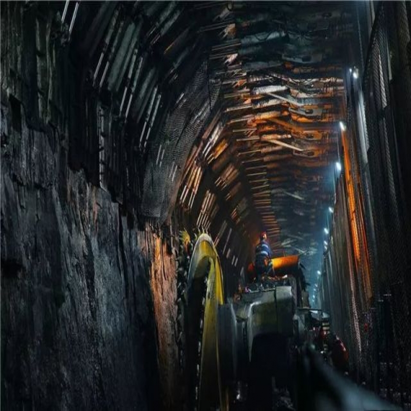 世界首臺套8MW超長運距智能刮板輸送裝備下線